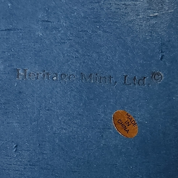 ⚓ Heritage Mint Wooden Nautical Lighthouse Décor – White & Blue, 15” Tall - Picture 12 of 16